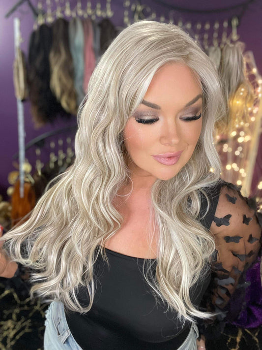 Elliana NR Smoking Hot Blonde HS STANDARD LUXURY WIG LW3-AC1