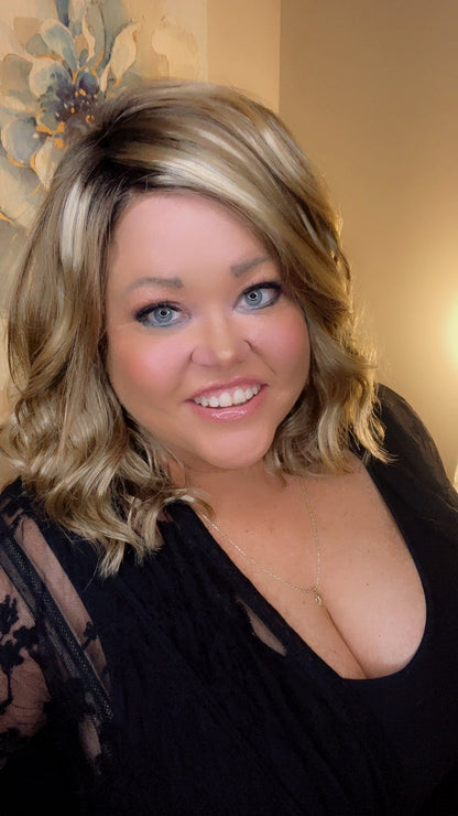 TYRA SUNLIT SPRITZ BLONDE NHS SIGNATURE SIPS LUXURY WIG *SAMPLE A NOT RETURNABLE*