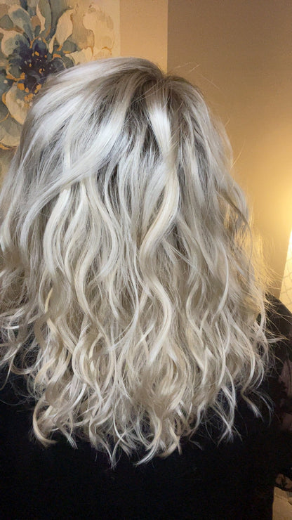 TYRA SOLEIL BUBBLY BLONDE NHS SIGNATURE SIPS LUXURY WIG *SAMPLE A NOT RETURNABLE*