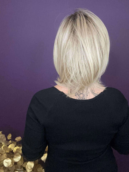 GWEN VANILLA CHAI HS COMFORT LUXURY WIG *SAMPLE A NOT RETURNABLE*