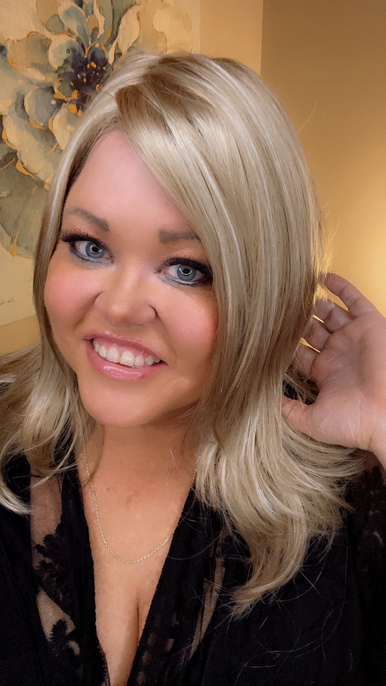 DEMI SUNLIT BLONDE NHS Premium Luxury Wig *Sample A NOT RETURNABLE* NV1