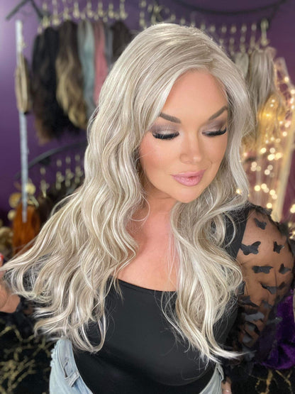 Elliana NR Smoking Hot Blonde HS STANDARD LUXURY WIG LW3-AC1