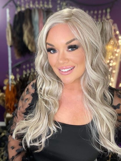 Elliana NR Smoking Hot Blonde HS STANDARD LUXURY WIG LW3-AC1