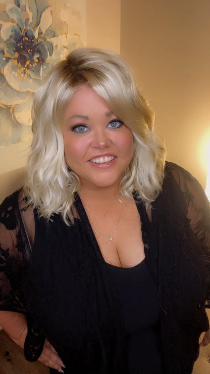 TYRA SOLEIL BUBBLY BLONDE NHS SIGNATURE SIPS LUXURY WIG *SAMPLE A NOT RETURNABLE*