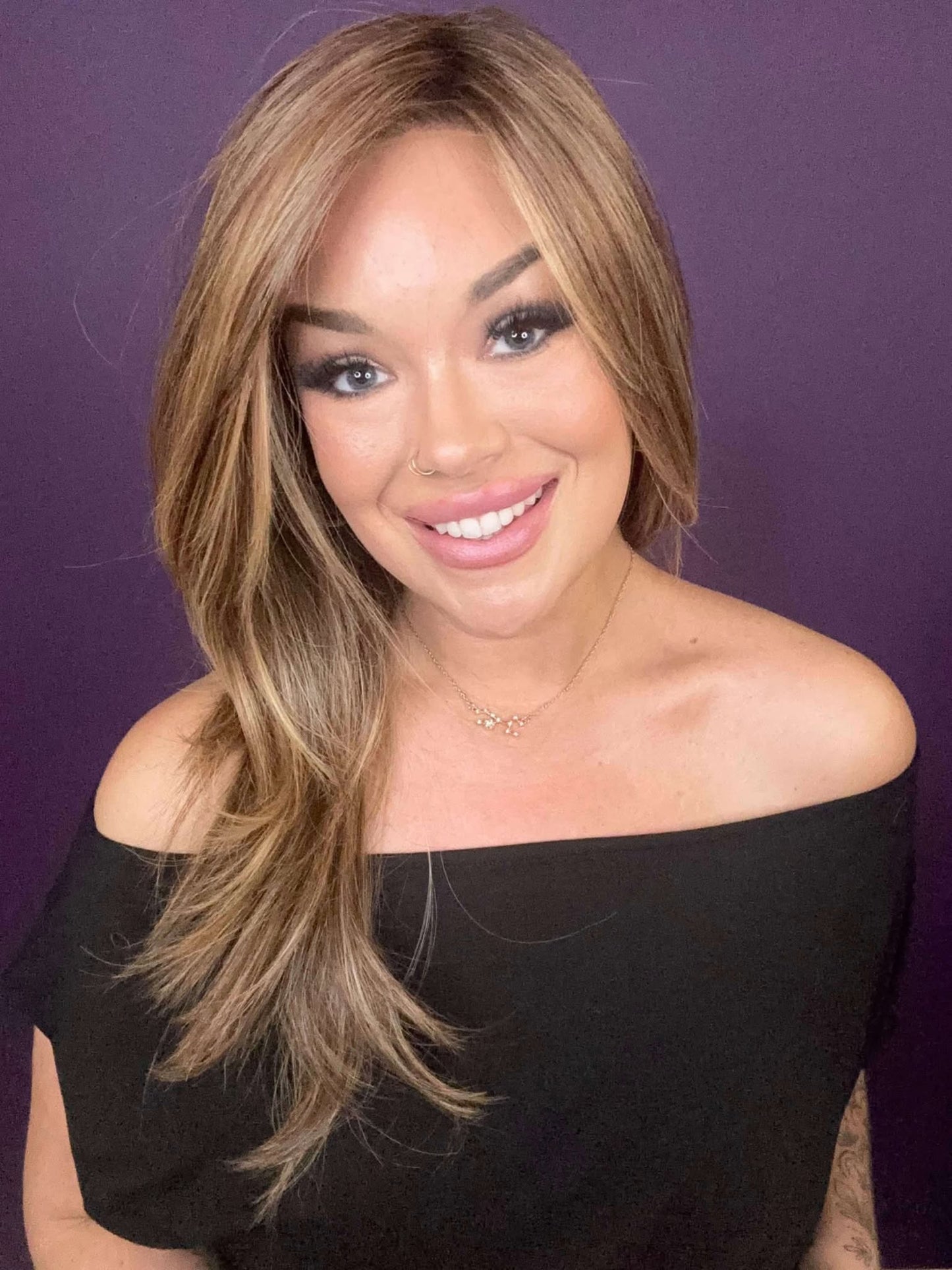 Ashlyn – Luxury Wig by Chic Lifestyle Shown in Vanilla Spice.