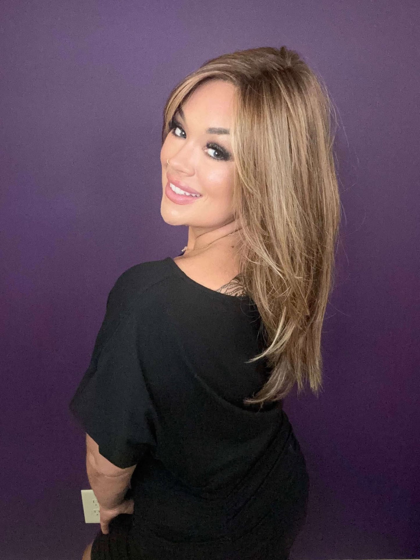 Ashlyn – Luxury Wig by Chic Lifestyle Shown in Vanilla Spice.