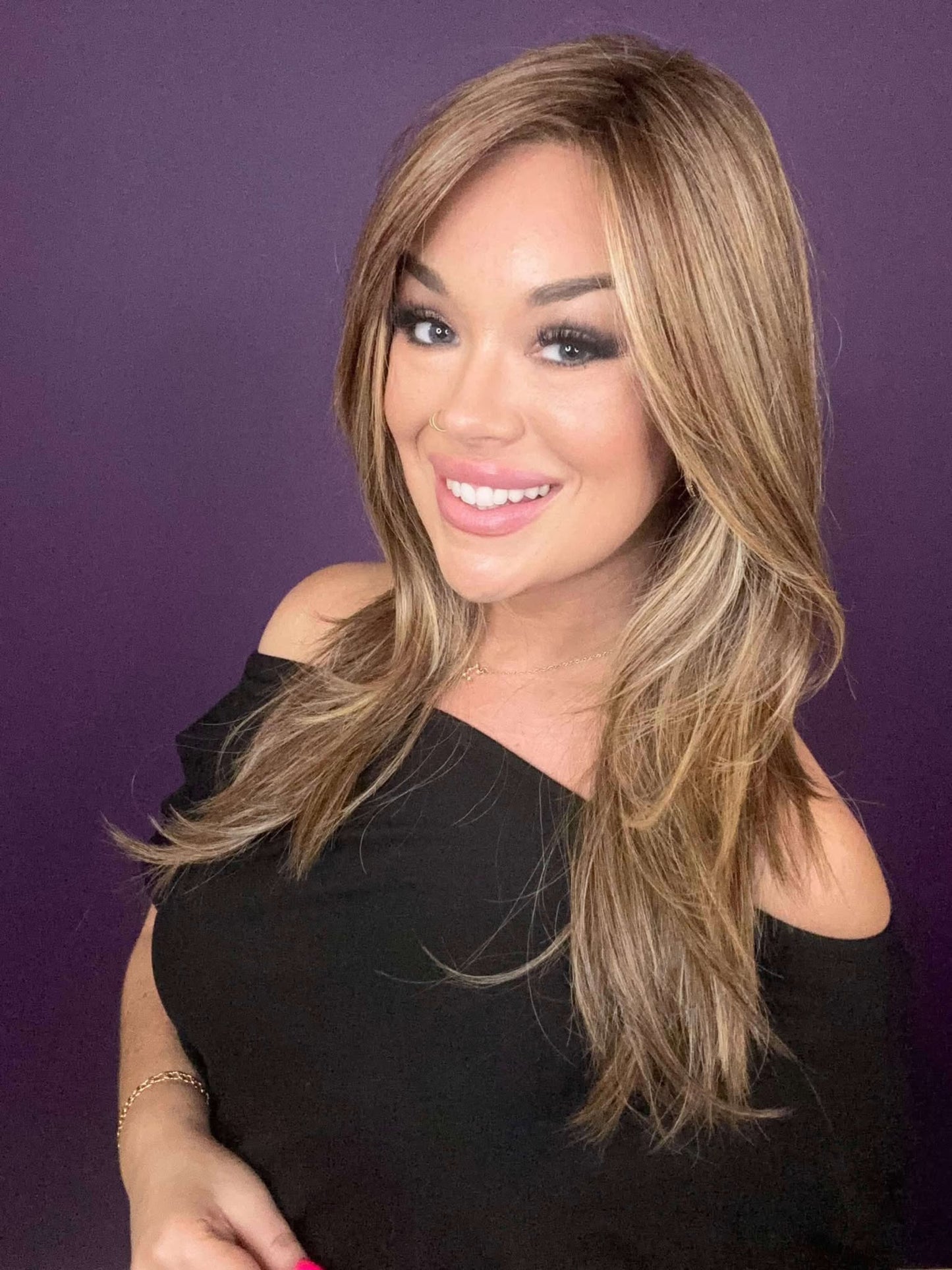 Ashlyn – Luxury Wig by Chic Lifestyle Shown in Vanilla Spice.