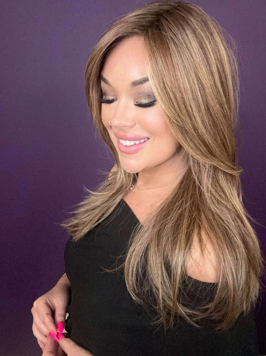 Ashlyn – Luxury Wig by Chic Lifestyle Shown in Vanilla Spice.