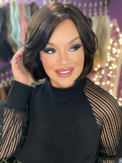 CHARLIE – Luxury Wig by Chic Lifestyle Shown in Cocoa Bean.