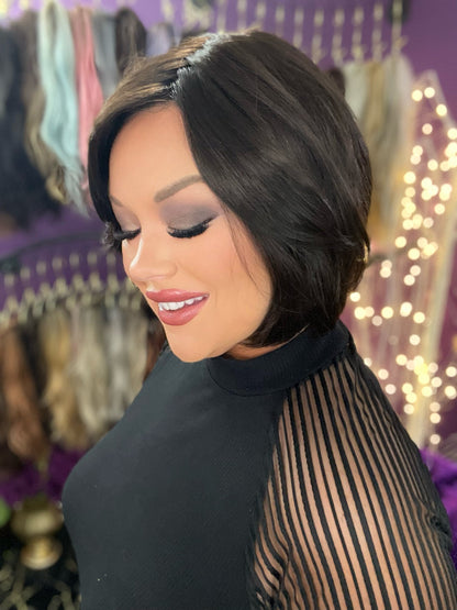 CHARLIE – Luxury Wig by Chic Lifestyle Shown in Cocoa Bean.