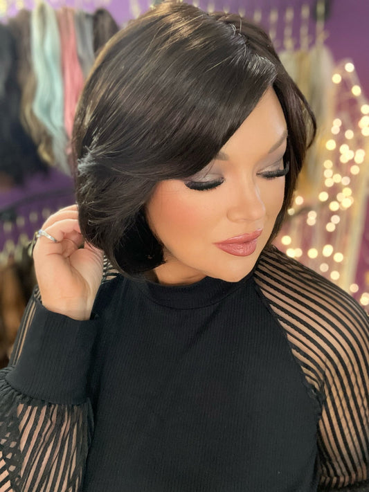 CHARLIE – Luxury Wig by Chic Lifestyle Shown in Cocoa Bean.