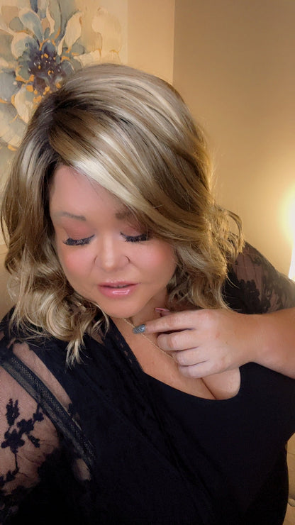 TYRA SUNLIT SPRITZ BLONDE NHS SIGNATURE SIPS LUXURY WIG *SAMPLE A NOT RETURNABLE*