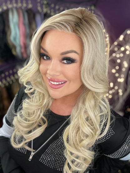 Daphne Champagne Blonde HS Standard Luxury Wig LW3-AC1