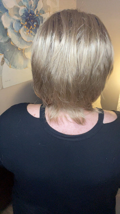 LOLA CHAMPAGNE NHS Premium Luxury Wig *Sample A NOT RETURNABLE* NV1