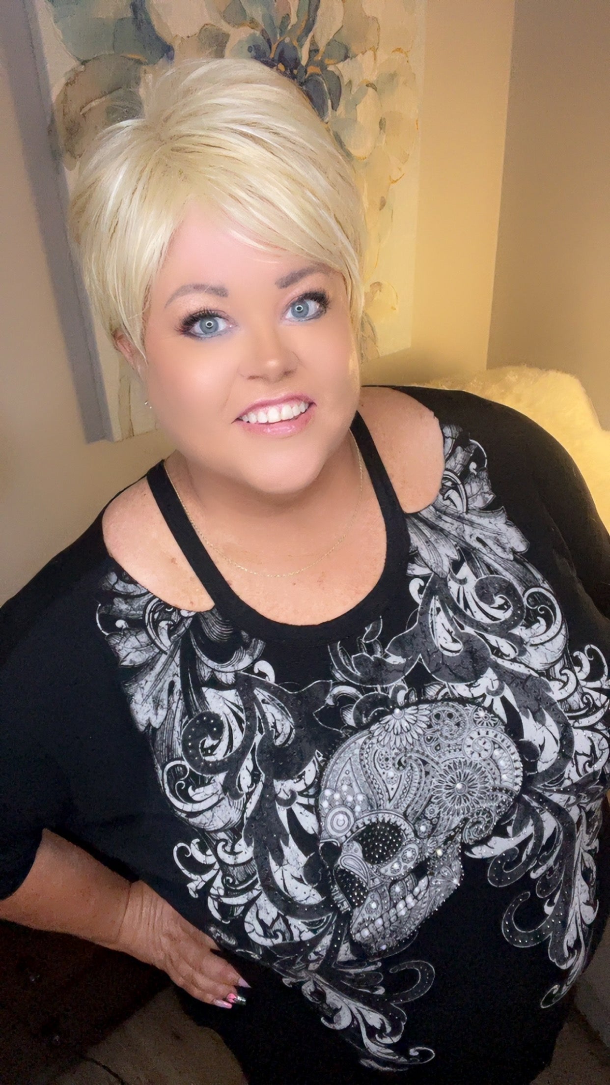 GIA – Luxury Wig by Chic Lifestyle Shown in Wildflower Honey.