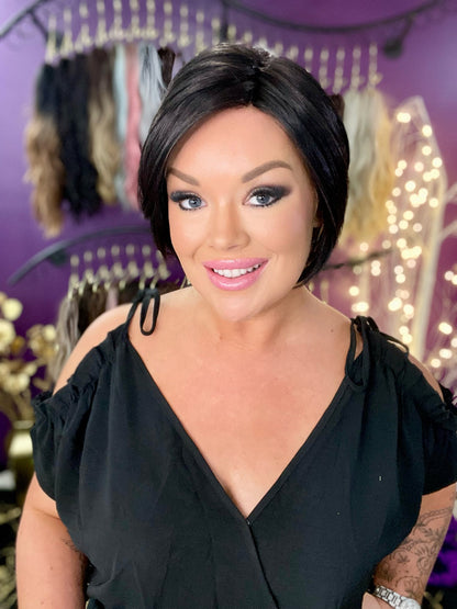 MARY BLACK LICORICE HS STANDARD LUXURY WIG *SAMPLE A NOT RETURNABLE*