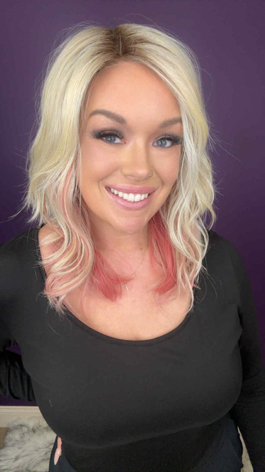 🌟 Vibe
Retro Hollywood meets modern street style. She’s luxe, confident, and a little daring — perfect for the woman who craves both sophistication and edge.