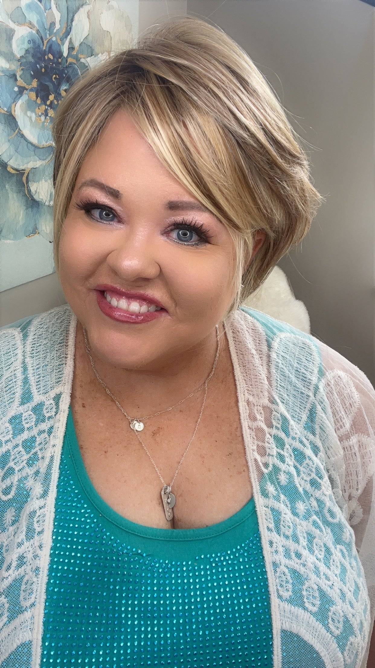 Neveah – Luxury Wig by Chic Lifestyle Shown in Endless Summer.