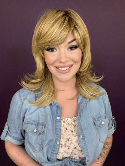 Violet – Luxury Wig by Chic Lifestyle Shown in Summer Blonde.