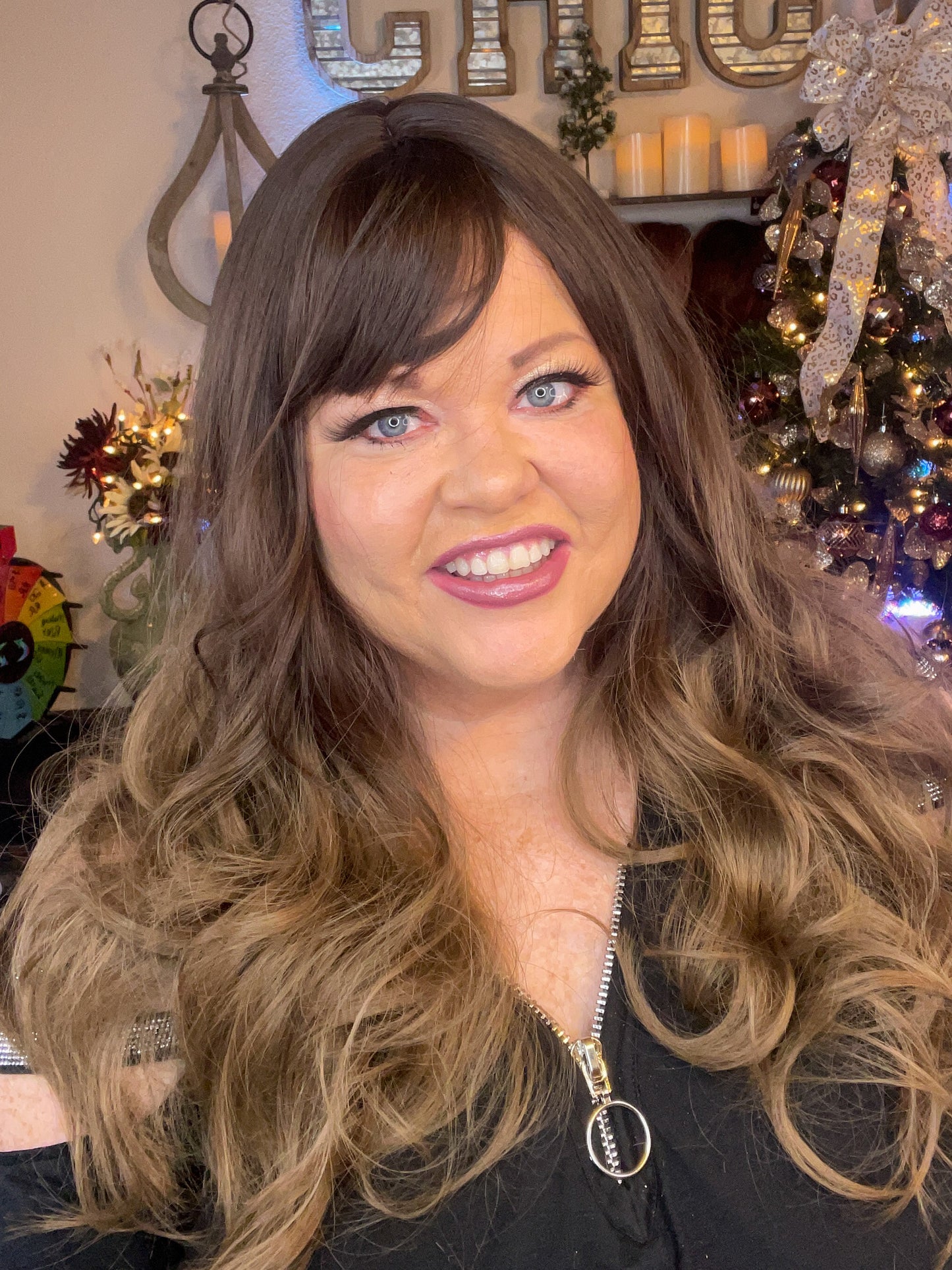 Nyra Simply Chic HS Simply Chic Luxury Wig Sample A Not returnable