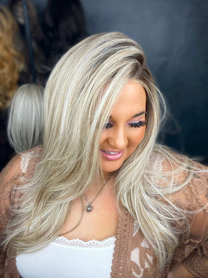 Henley Smoking Hot Blonde HS HT NEW W/OUT TAGS Standard Luxury Wig LW3-AC1