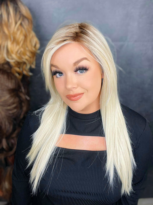 Maggie Hollywood Blonde NWT HS Standard Luxury Wig AC1