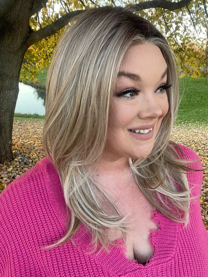 MARIAH SMOKING HOT BLONDE HS STANDARD LUXURY WIG LW3-AC1 	.