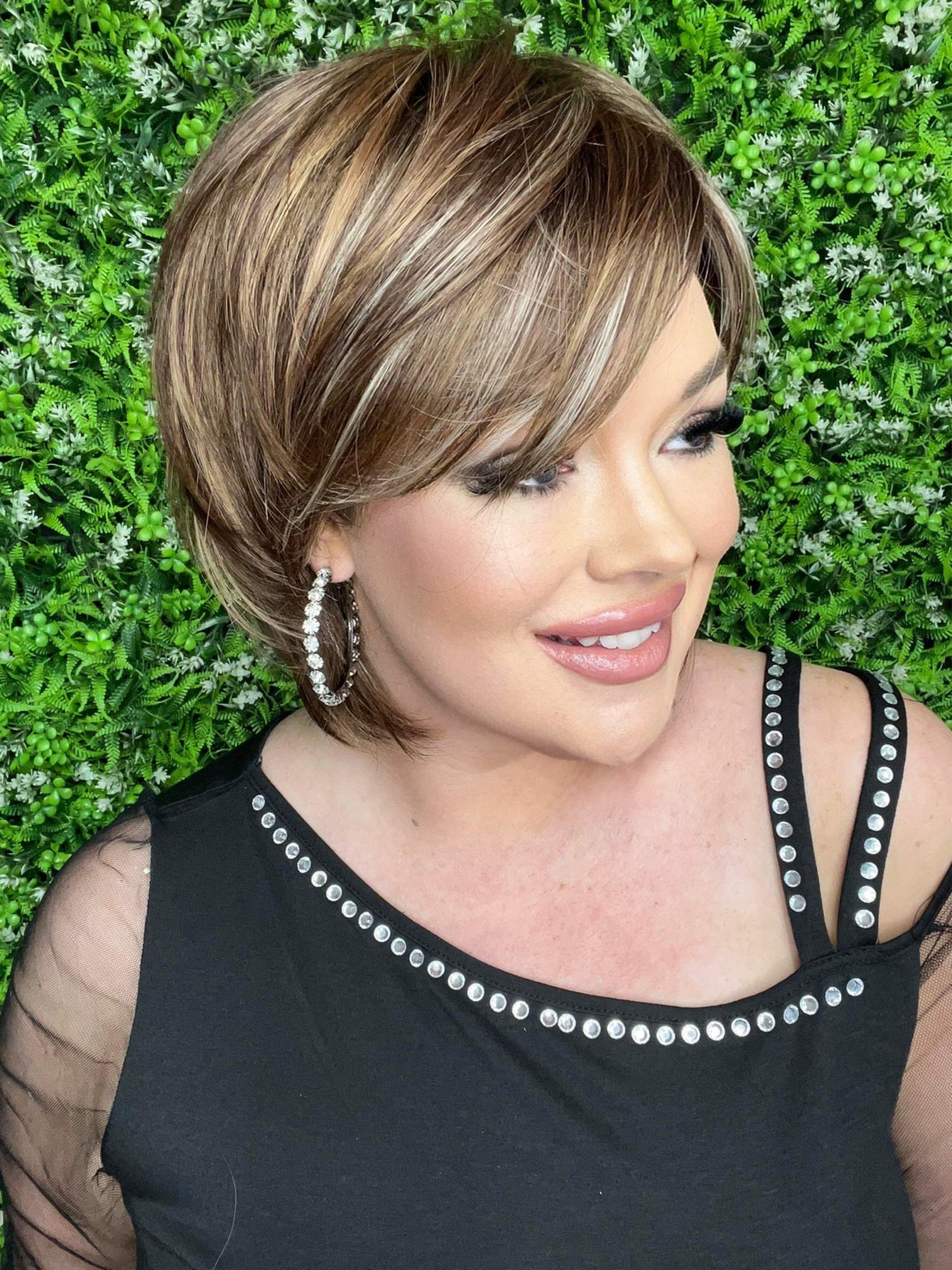 LOLA DARK AMBER NHS Premium Luxury Wig *Sample A NOT RETURNABLE* NV1