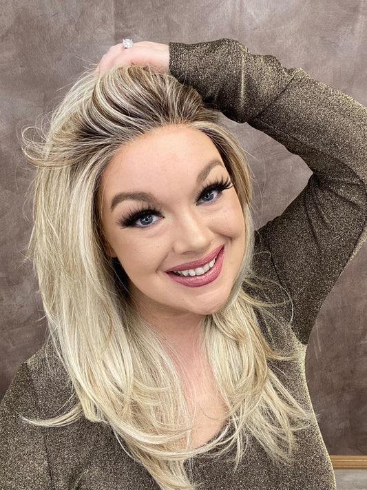 SERENA SMOKING HOT BLONDE NWOT HS STANDARD LUXURY WIG VA1-AC1